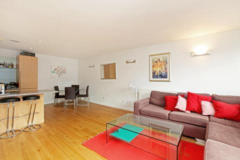 2 bedroom apartment to rent - Britton Street, London, EC1M