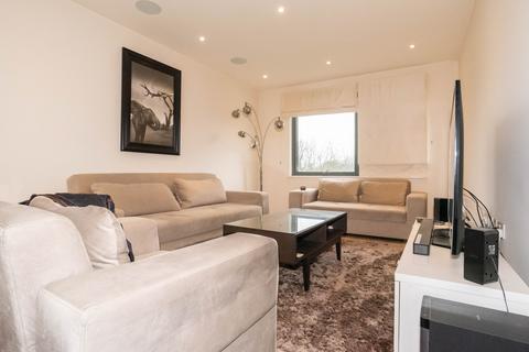 1 bedroom apartment to rent, Friern Barnet Road, London N11
