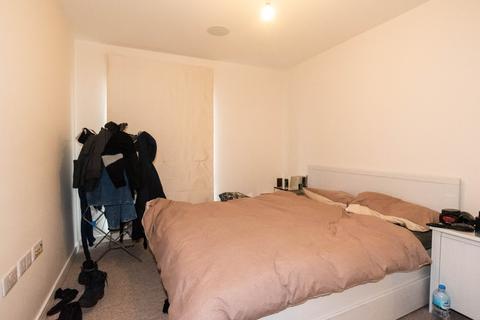 1 bedroom apartment to rent, Friern Barnet Road, London N11
