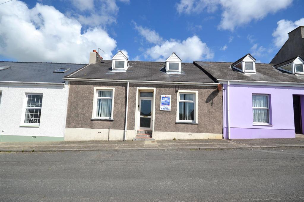 Albany Street, Pembroke Dock 2 bed terraced house £90,000