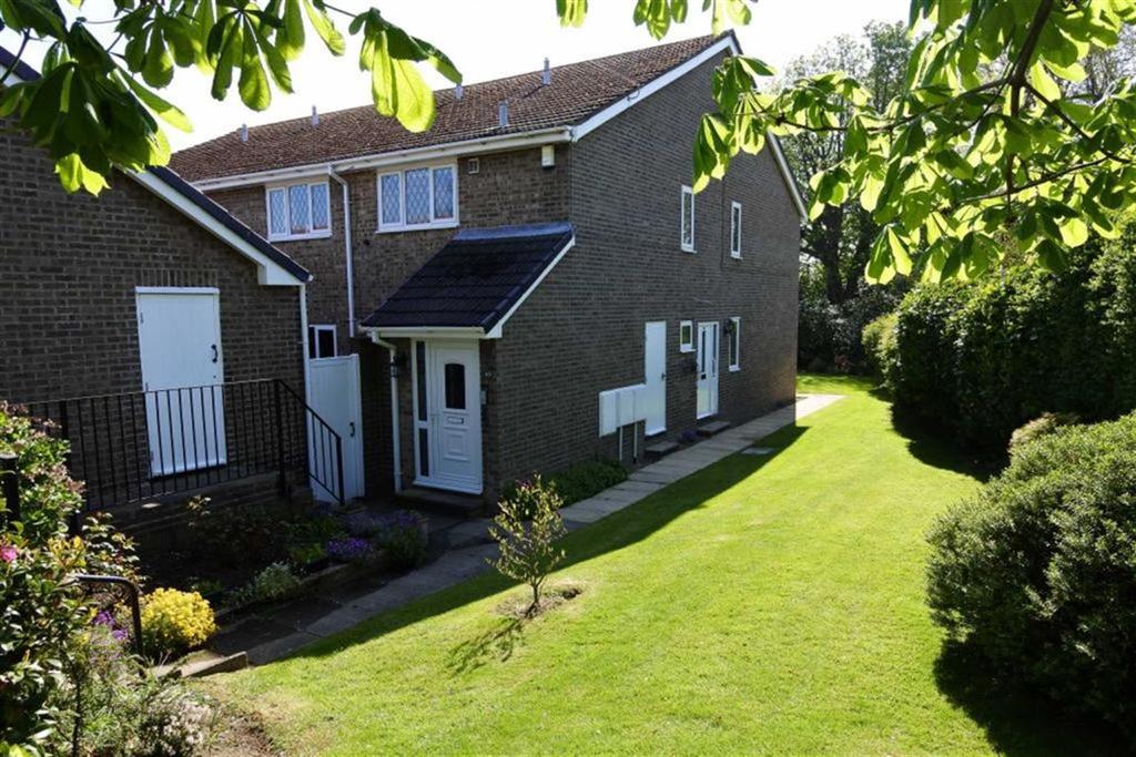 Kirkwood Drive, Lindley, HD3 2 bed apartment £650 pcm (£150 pw)