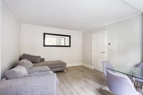 3 bedroom apartment to rent, Bingham Court, Halton Road, London, N1