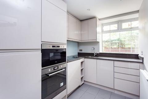 3 bedroom apartment to rent, Bingham Court, Halton Road, London, N1