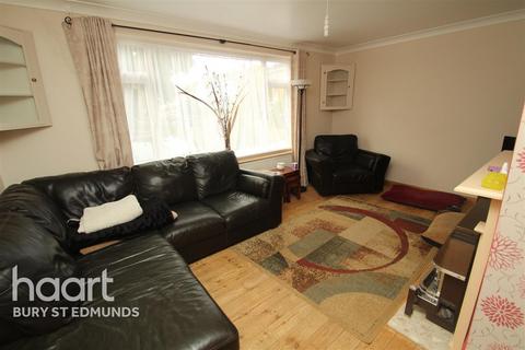 3 bedroom semi-detached house to rent, Manners Road, Bury St Edmunds