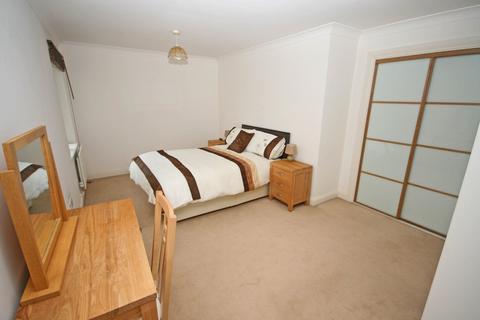 2 bedroom apartment to rent - Station Road, Beaconsfield