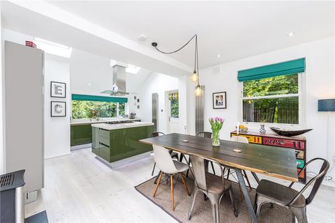 2 bedroom apartment to rent, Earlsfield Road, London, SW18