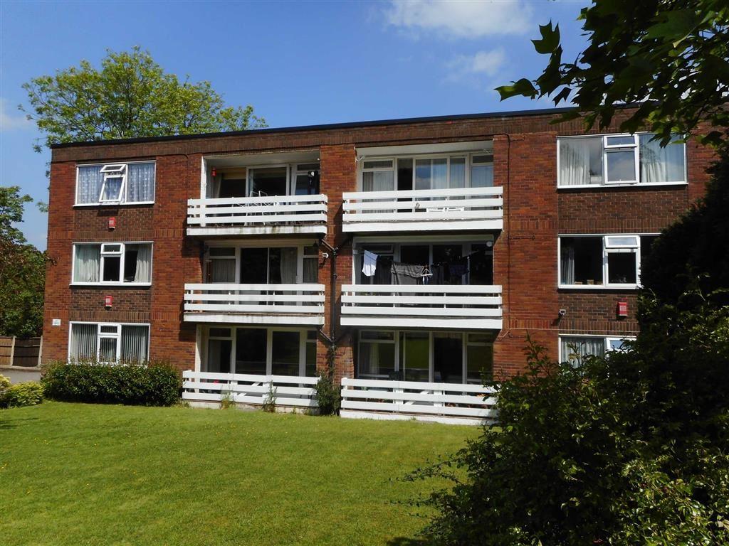 Park Hall Close, Walsall, West Midlands 2 bed flat £124,000