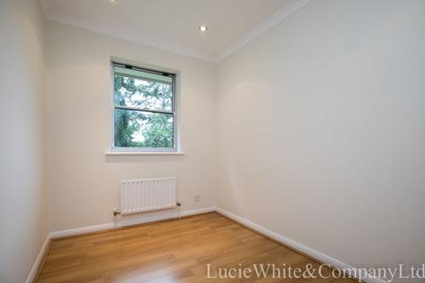 3 bedroom apartment to rent, Meudon Court, Surbiton