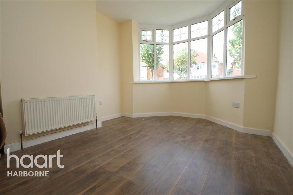 Glyn Farm Road, Quinton 3 bed semidetached house £850 pcm (£196 pw)