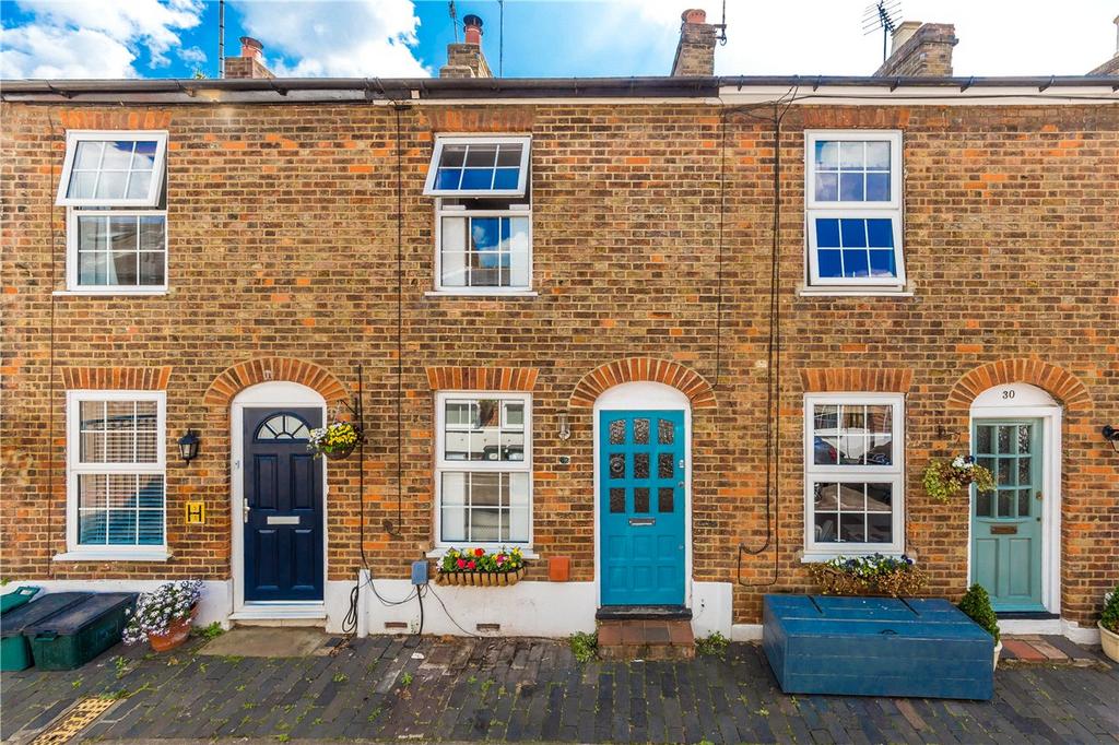 Temperance Street, St. Albans... 2 bed terraced house £1,650 pcm (£