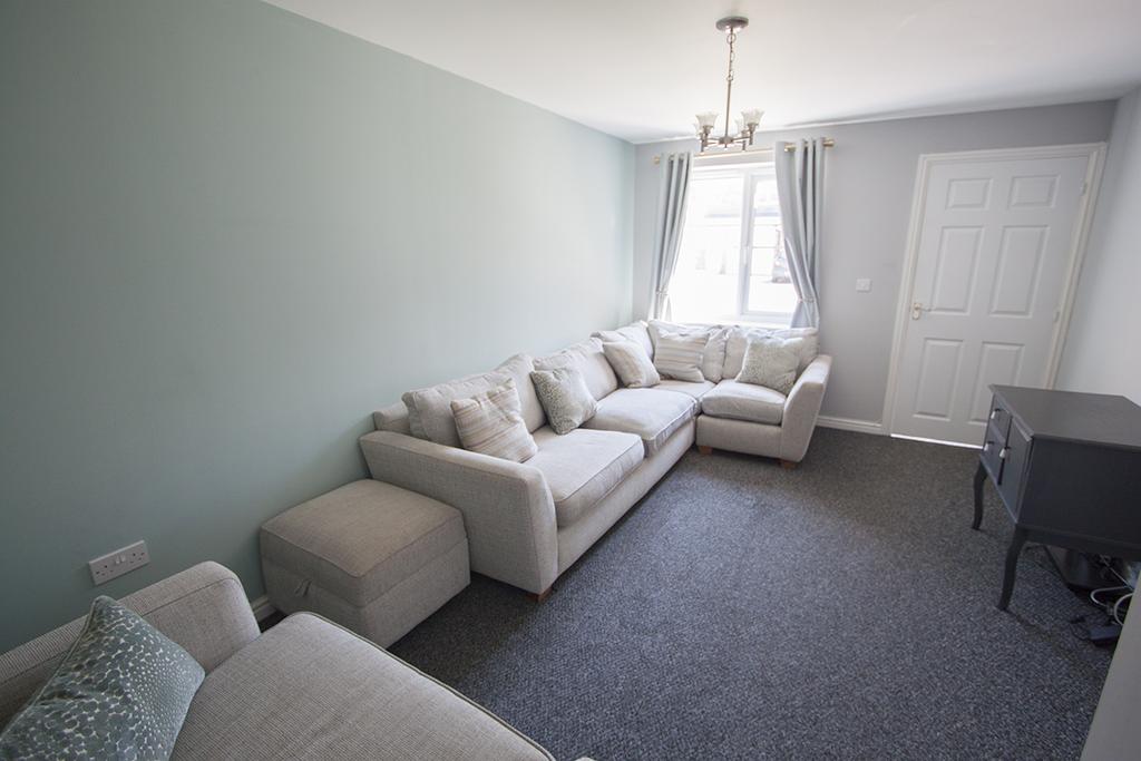 Vickers Lane, Seaton Lane, Hartlepool TS25 3 bed semidetached house