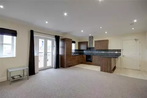 2 bedroom flat to rent - View 2