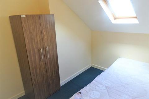 2 bedroom flat to rent, Spencer Place, Leeds LS7