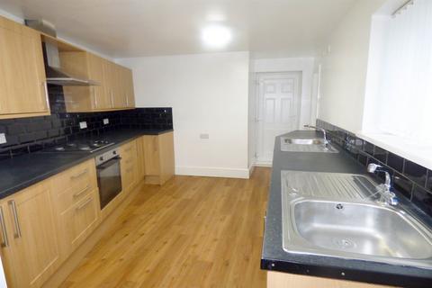 6 bedroom maisonette to rent, Woodbine Street, Gateshead