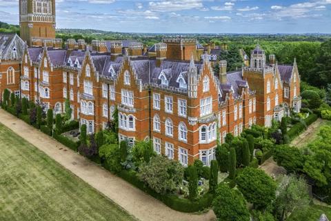 3 bedroom townhouse to rent, Virginia Park, Virginia Water