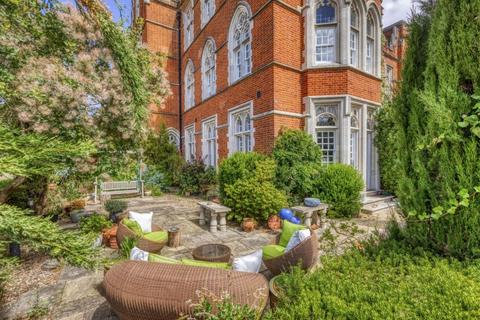 3 bedroom townhouse to rent, Virginia Park, Virginia Water