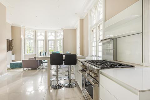 3 bedroom townhouse to rent, Virginia Park, Virginia Water