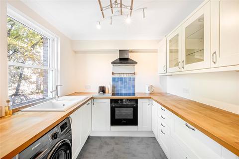 2 bedroom flat to rent, Trinity Road, London