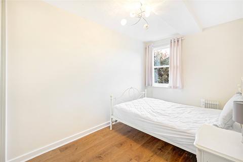 2 bedroom flat to rent, Trinity Road, London