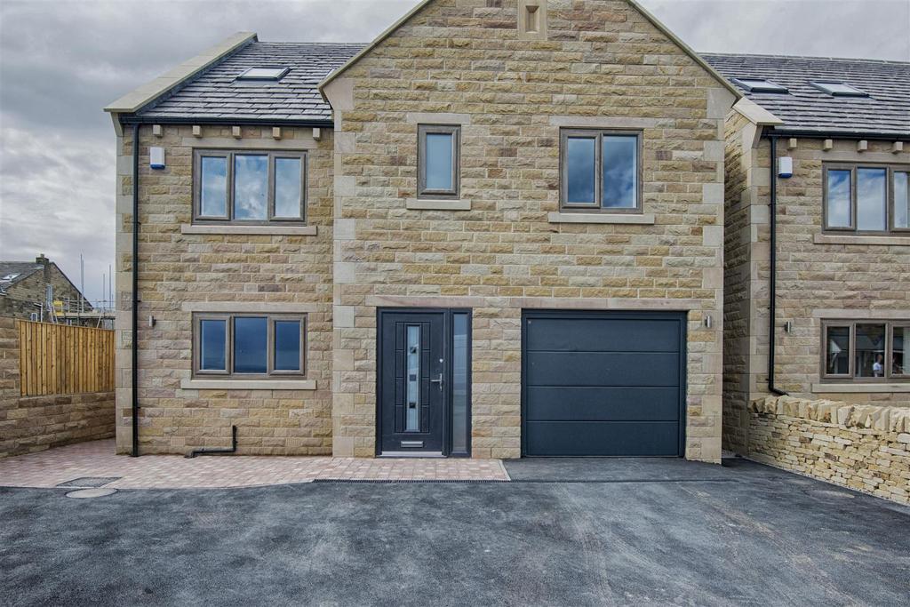 Long Lane, Queensbury, Bradford 6 bed detached house £375,000