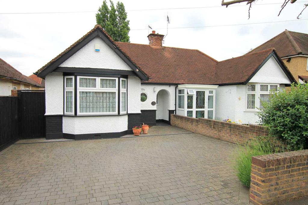 Southfield Avenue, Watford 2 bed semidetached bungalow £439,950