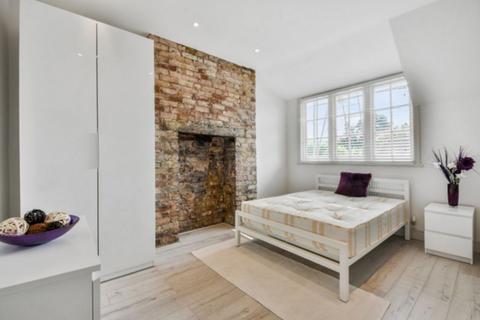 3 bedroom apartment to rent, Queens Avenue, Winchmore Hill, N21