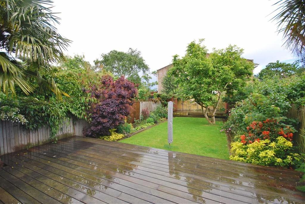 Bolton Gardens, Teddington, Greater London 5 bed semidetached house