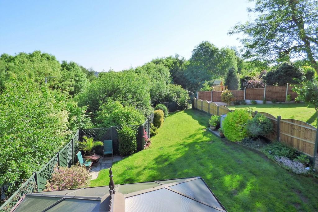 Ashdale Close, BurtononTrent 4 bed detached house £230,000