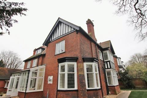 Grimsby - 2 bedroom apartment for sale