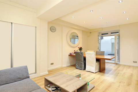 3 bedroom flat to rent, Sussex Gardens, Lancaster Gate, W2