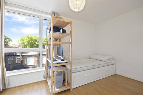 2 bedroom flat to rent, Seymore Mews, New Cross Road, London, SE14