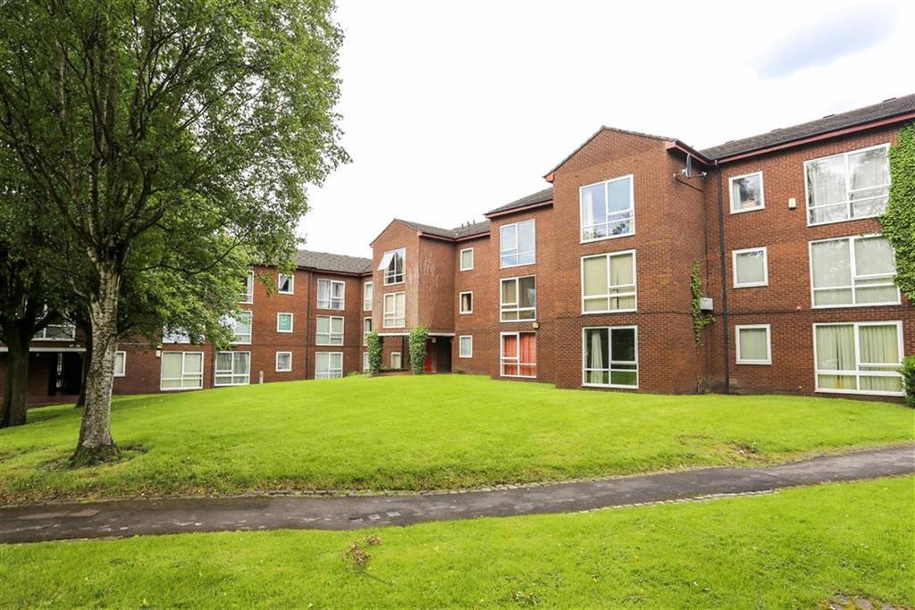 Holmfield Close, Heaton Norris 2 bed flat £115,000