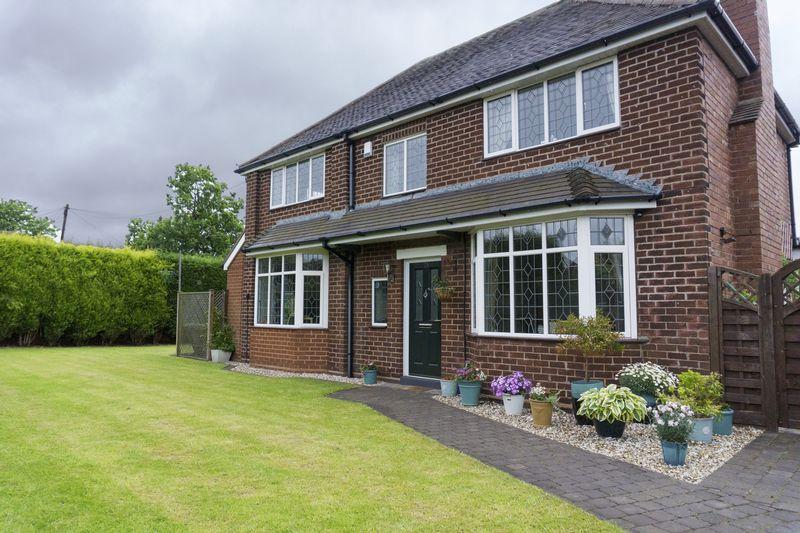 Harborough Drive, Aldridge, Walsall. 3 bed detached house £385,000