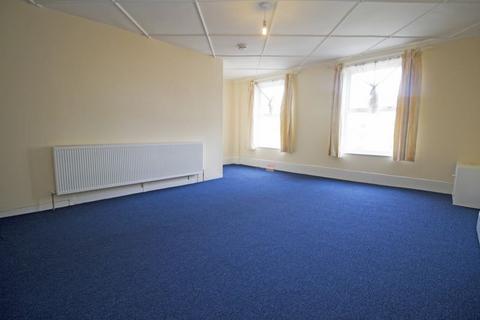 1 bedroom apartment to rent, High Street, Chatham