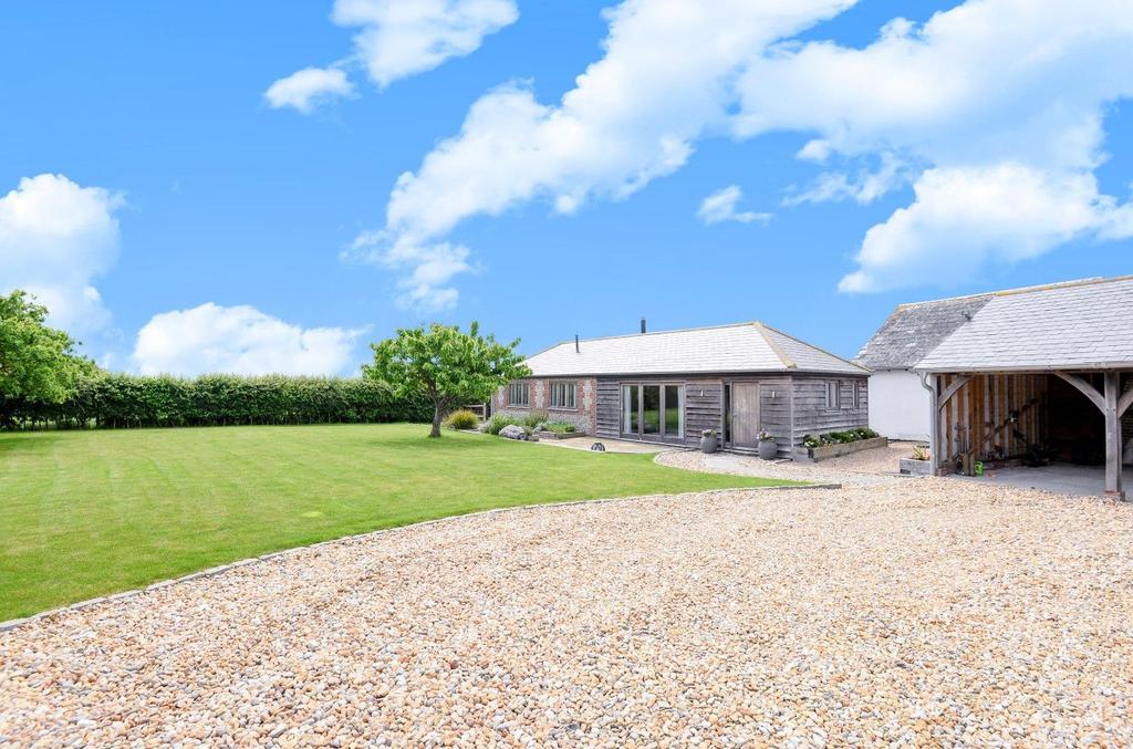 Chalk Lane, Sidlesham, PO20 1 bed barn conversion £425,000