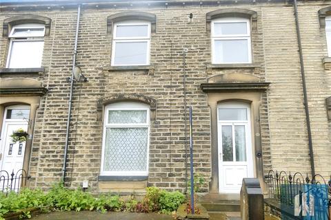 3 bedroom terraced house to rent, Chapel Terrace, Crosland Moor, Huddersfield, HD4