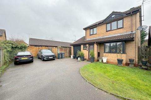 3 bedroom detached house to rent, Dexter Close, Barton Hills, Luton, LU3 4DY