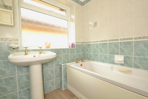 2 bedroom detached bungalow to rent, Ferndown