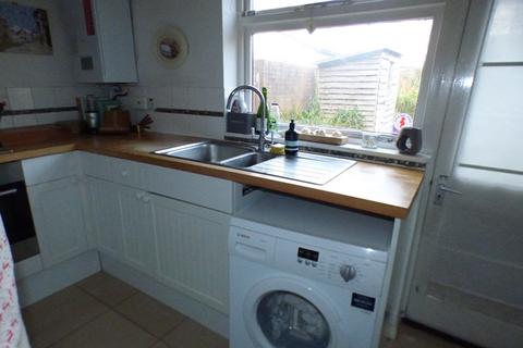 2 bedroom end of terrace house to rent, Topsham -  well presented 2 bedroom home