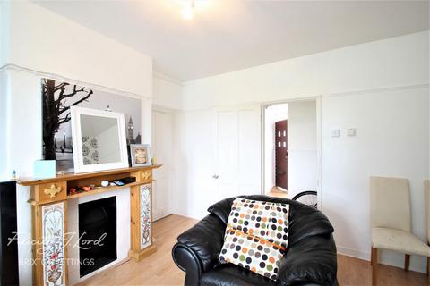 3 bedroom flat to rent, Cowley Road, LONDON
