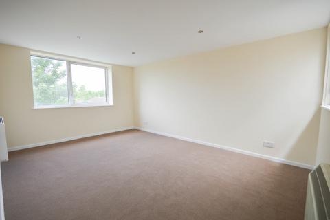 2 bedroom flat to rent, Bishops Walk, Aylesbury