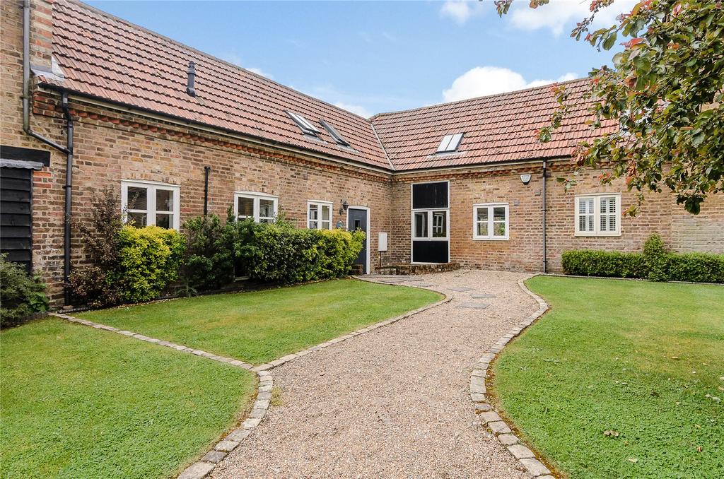 St Huberts Lane, Gerrards Cross, Buckinghamshire 4 bed barn conversion