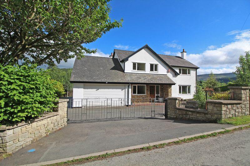 Rhewl, Llangollen 4 bed detached house £347,500