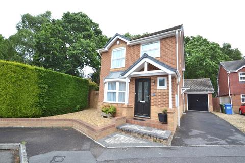 3 bedroom detached house to rent, Broadstone