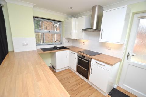 3 bedroom detached house to rent, Broadstone