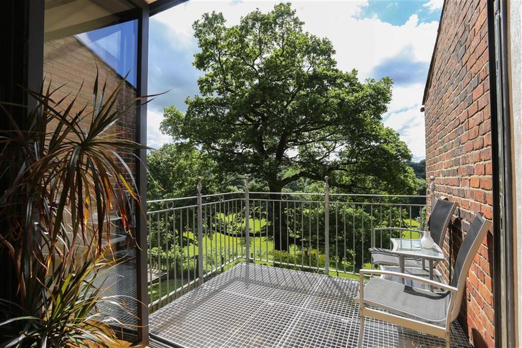 Lower Fold, Marple Bridge, Cheshire 4 bed semidetached house £450,000