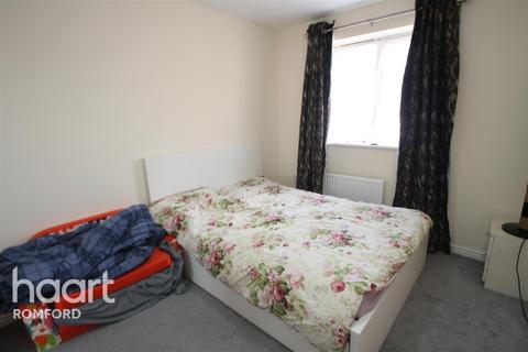 3 bedroom semi-detached house to rent - Collerne Street - Harold Wood - RM3