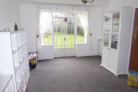 4 bedroom semi-detached house to rent, Tadworth