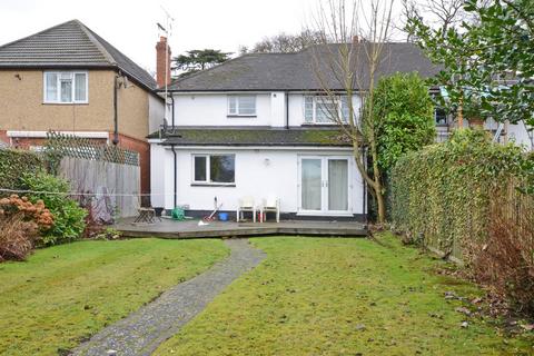 1 bedroom in a house share to rent, Frimley Road, Camberley