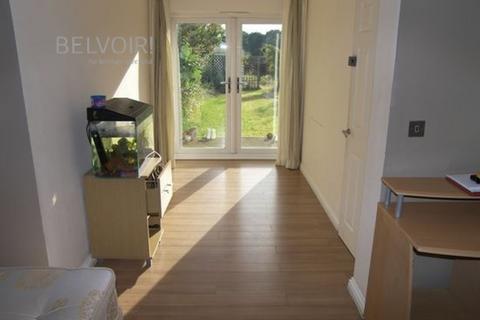1 bedroom in a house share to rent, Frimley Road, Camberley